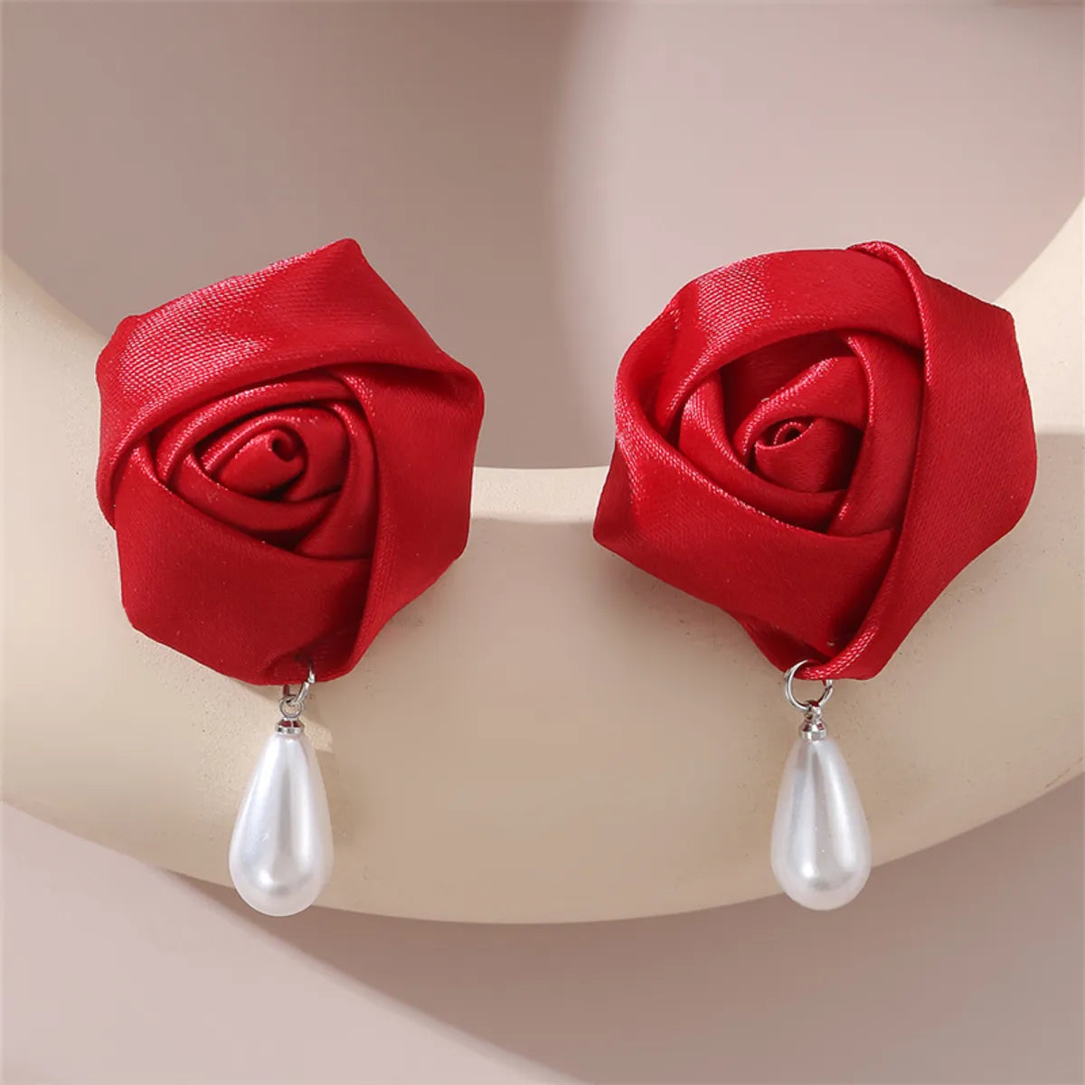 1 Pair Cute Lady Sweet Flower Artificial Pearl Cloth Ear Studs