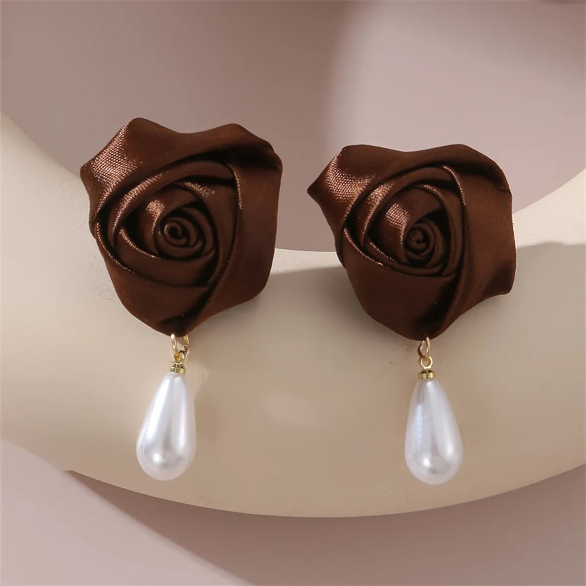 1 Pair Cute Lady Sweet Flower Artificial Pearl Cloth Ear Studs