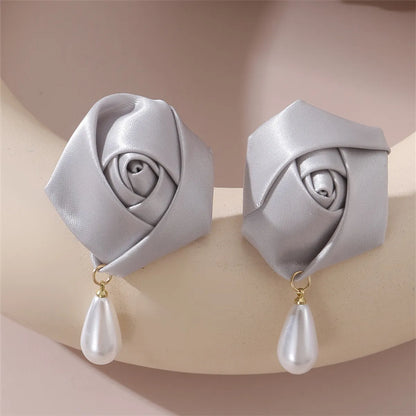 1 Pair Cute Lady Sweet Flower Artificial Pearl Cloth Ear Studs