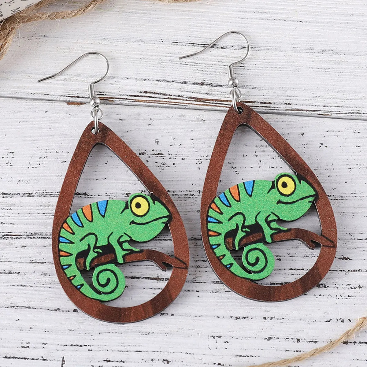 1 Pair Cute Retro Lizard Wood Drop Earrings