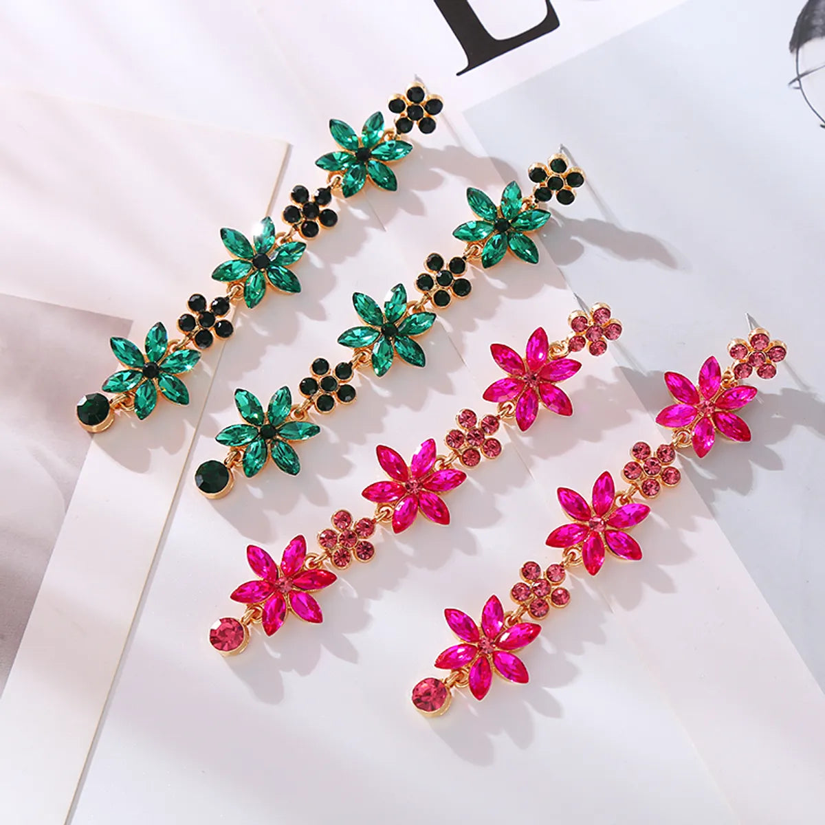 1 Pair Cute Shiny Flower Inlay Alloy Rhinestones Drop Earrings