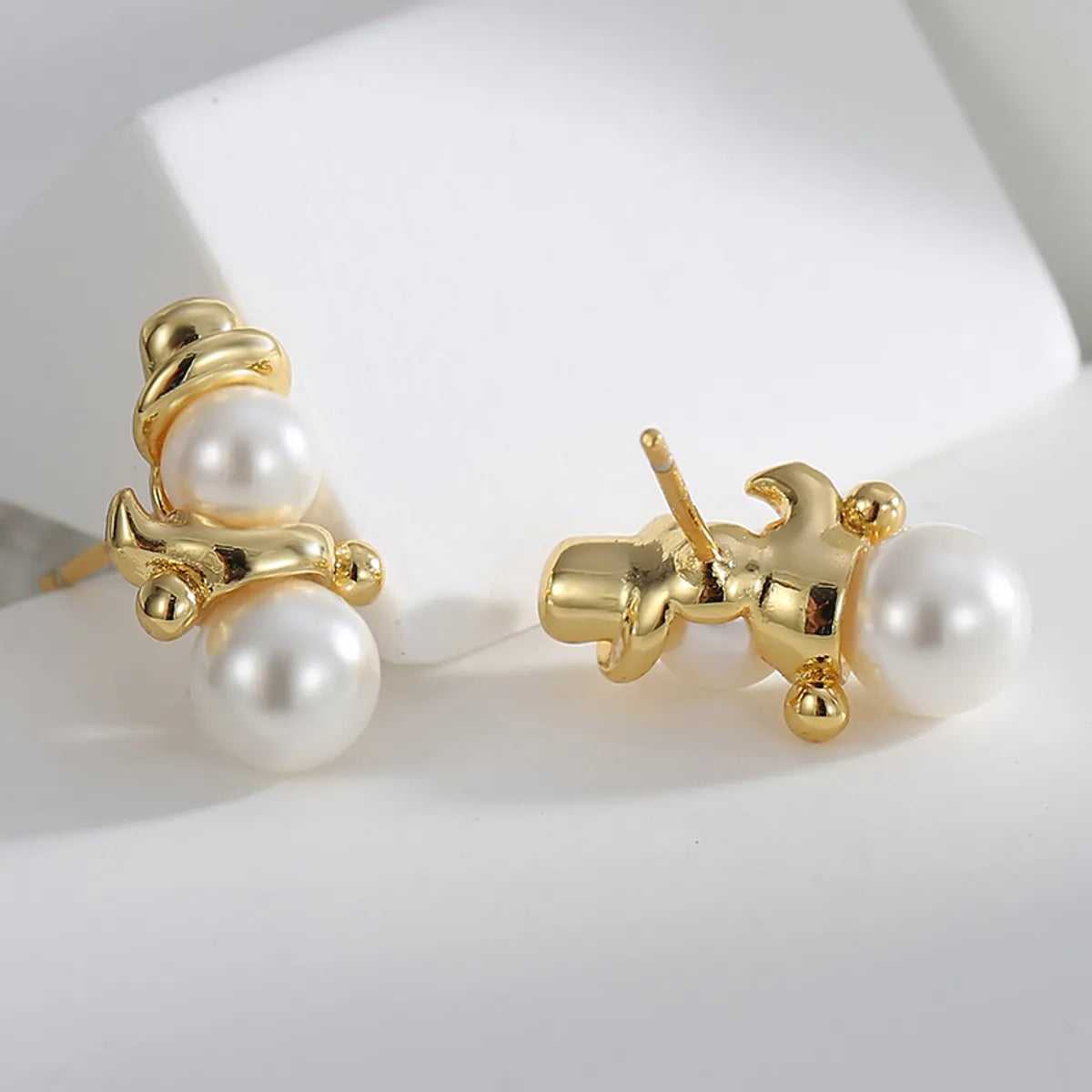 1 Pair Cute Simple Style Classic Style Snowman Deer Plating Inlay Copper Agate Zircon 18k Gold Plated Ear Studs