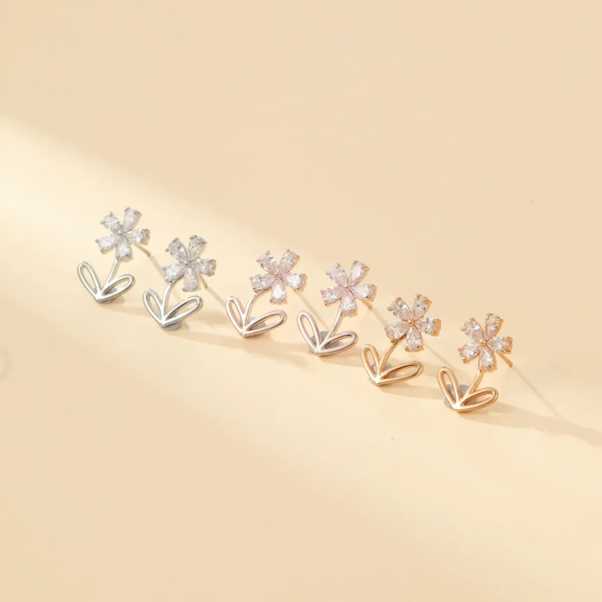 1 Pair Cute Simple Style Shiny Flower Inlay Copper Zircon Gold Plated Ear Studs