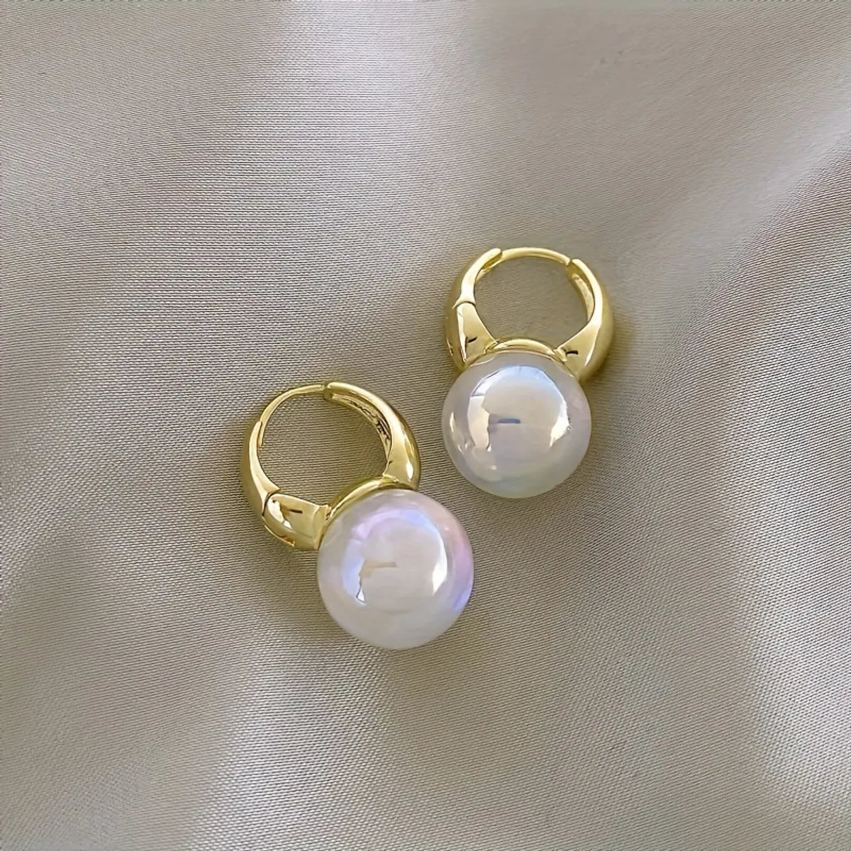 1 Pair Cute Solid Color Beaded Inlay Copper Pearl Gold Plated Earrings