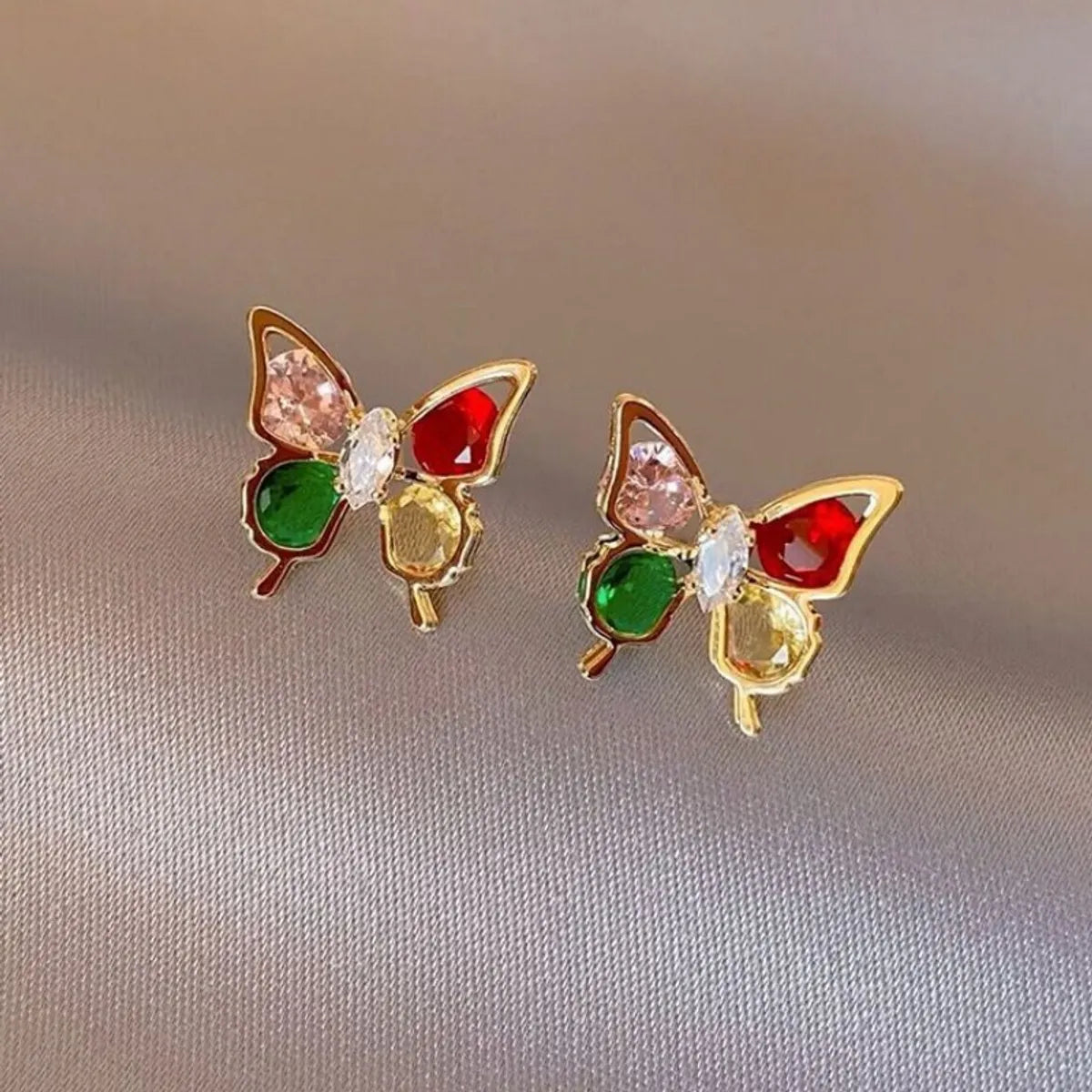 1 Pair Cute Sweet Color Block Butterfly Inlay Alloy Rhinestones Ear Studs