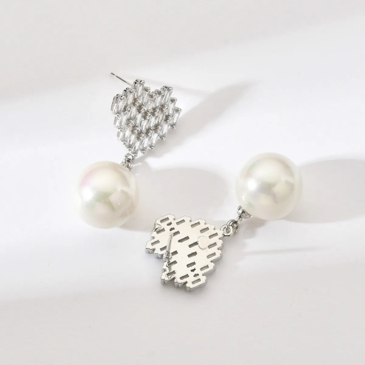 1 Pair Cute Sweet Korean Style Heart Shape Plating Inlay Copper Pearl Zircon White Gold Plated Drop Earrings