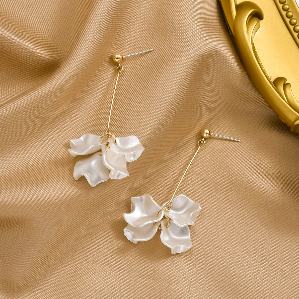 1 Pair Cute Sweet Petal Pleated Arylic Drop Earrings