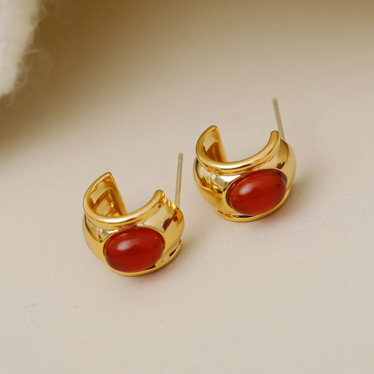 1 Pair Elegant Artistic C Shape Inlay Copper Zircon 18K Gold Plated Ear Studs