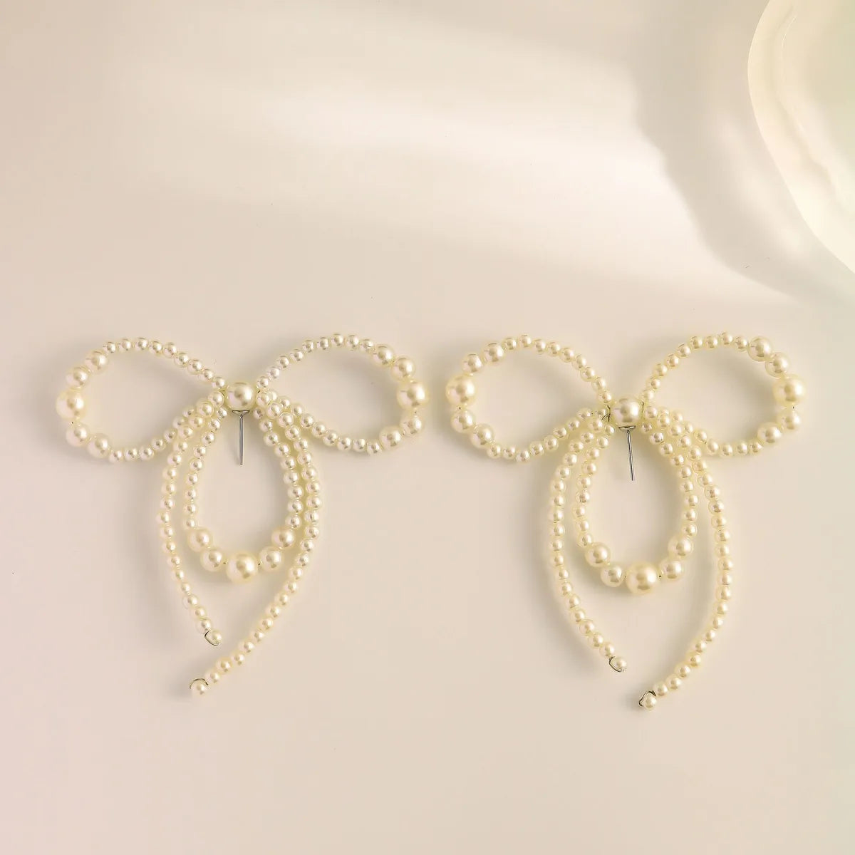 1 Pair Elegant Bow Knot Beaded Plating Artificial Pearl Alloy Ear Studs