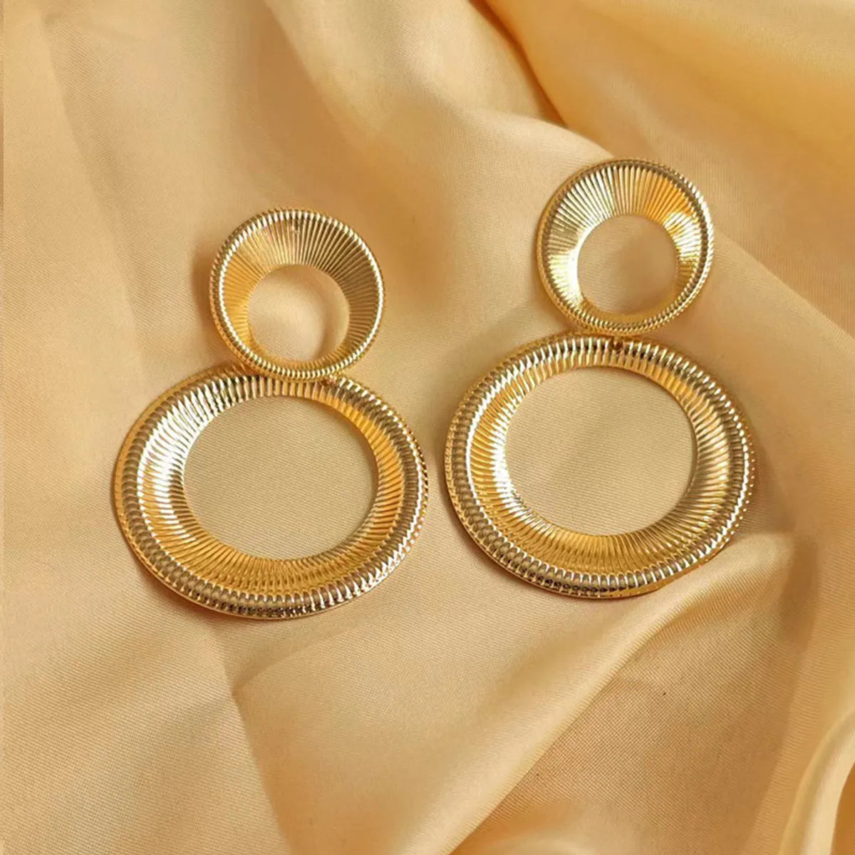 1 Pair Elegant Circle Plating Metal Drop Earrings