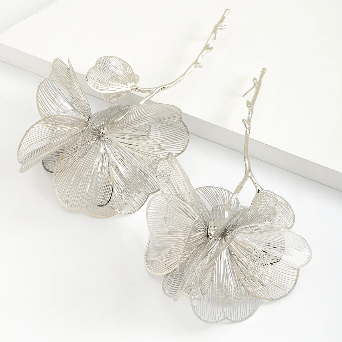 1 Pair Elegant Classic Style Flower Polishing Plating 316 Stainless Steel  Alloy K Gold Plated Drop Earrings