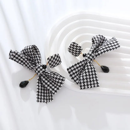 1 Pair Elegant Classic Style Houndstooth Bow Knot Inlay Alloy Cloth Artificial Crystal Gold Plated Drop Earrings