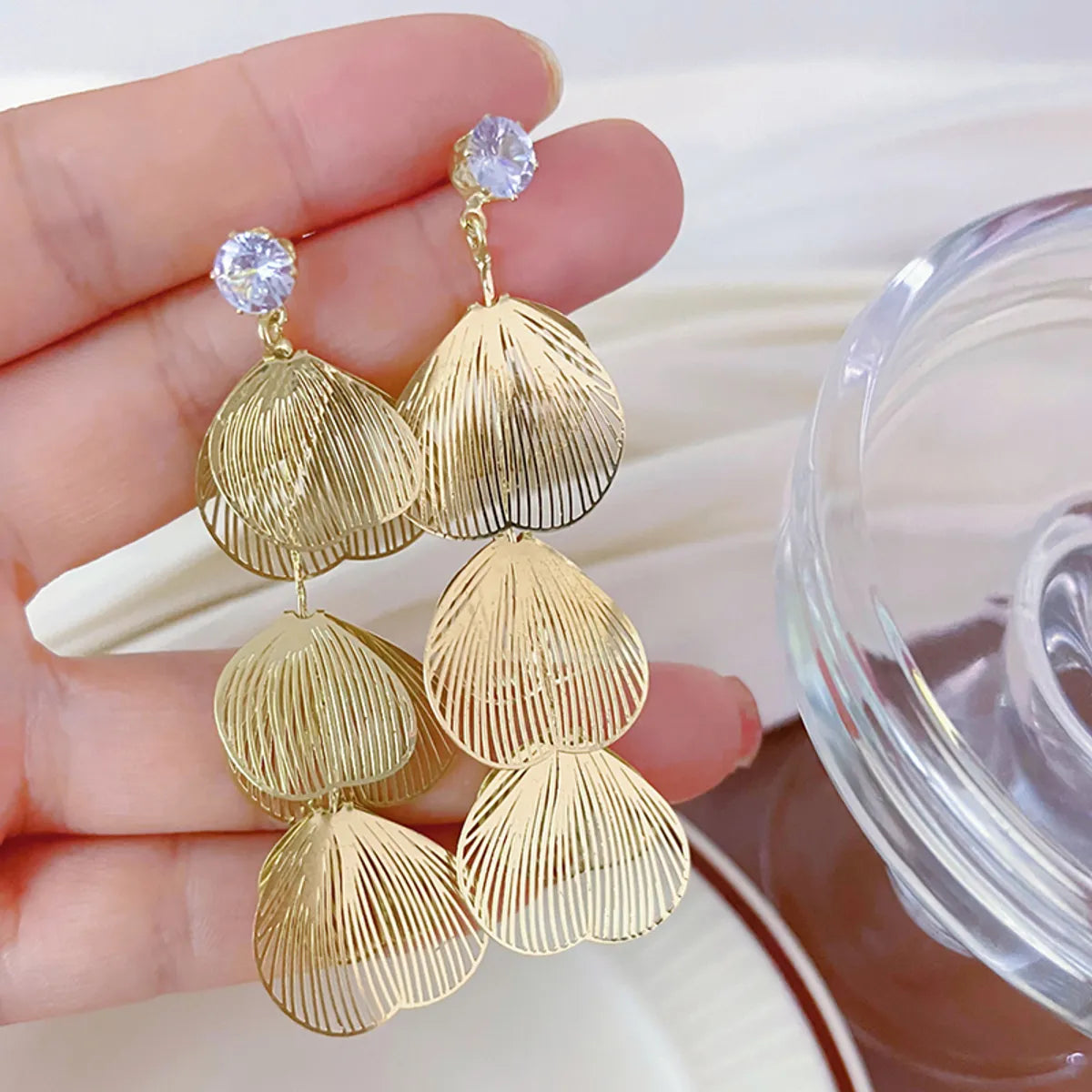 1 Pair Elegant Classic Style Petal Alloy Drop Earrings