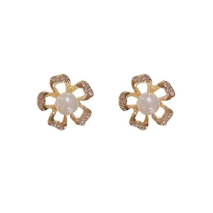 1 Pair Elegant Classic Style Streetwear Flower Petal Inlay Alloy Artificial Pearls Ear Studs