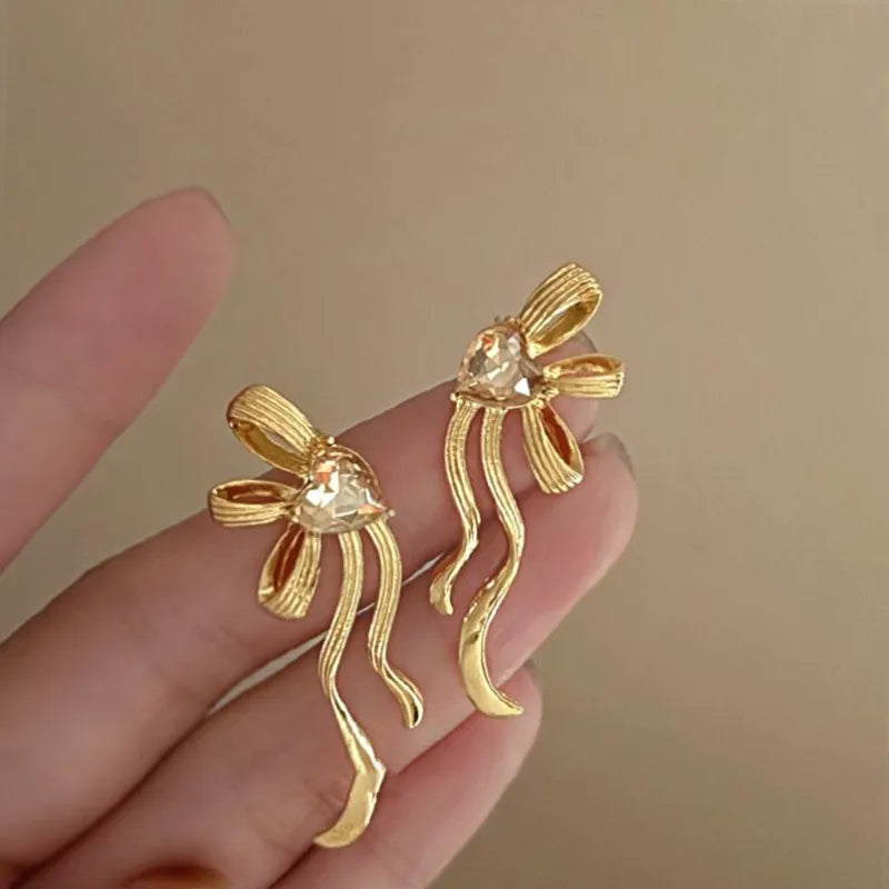 1 Pair Elegant Classic Style Streetwear Heart Shape Bow Knot Inlay Zinc Alloy Rhinestones Ear Studs