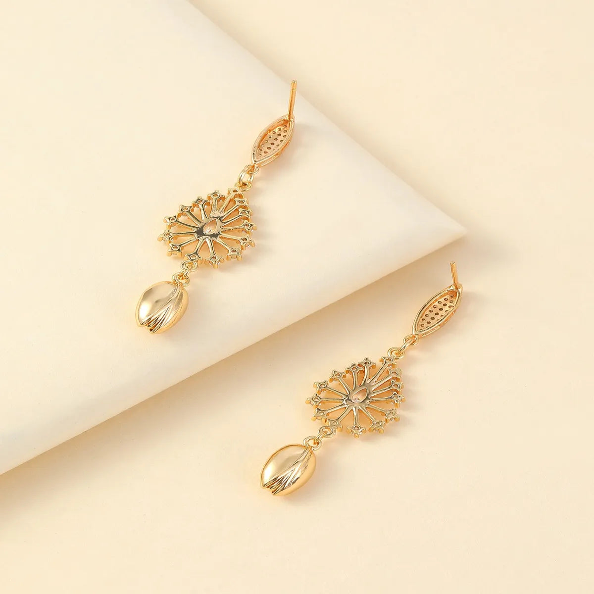 1 Pair Elegant Classic Style Water Droplets Heart Shape Inlay Copper Zircon 18K Gold Plated Drop Earrings