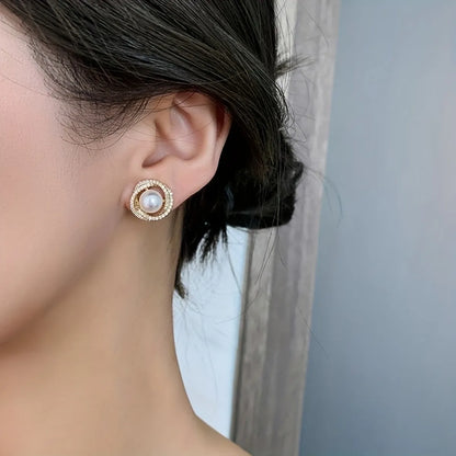 1 Pair Elegant Classical Lady Pearl Alloy Gold Plated Ear Studs