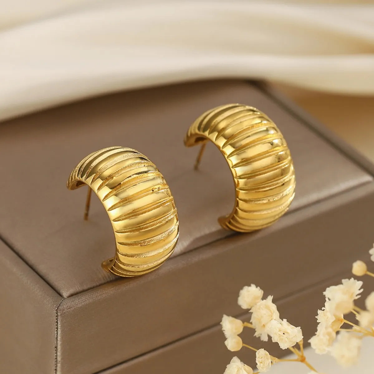 1 Pair Elegant Classical Solid Color Irregular 304 Stainless Steel 18K Gold Plated Ear Studs