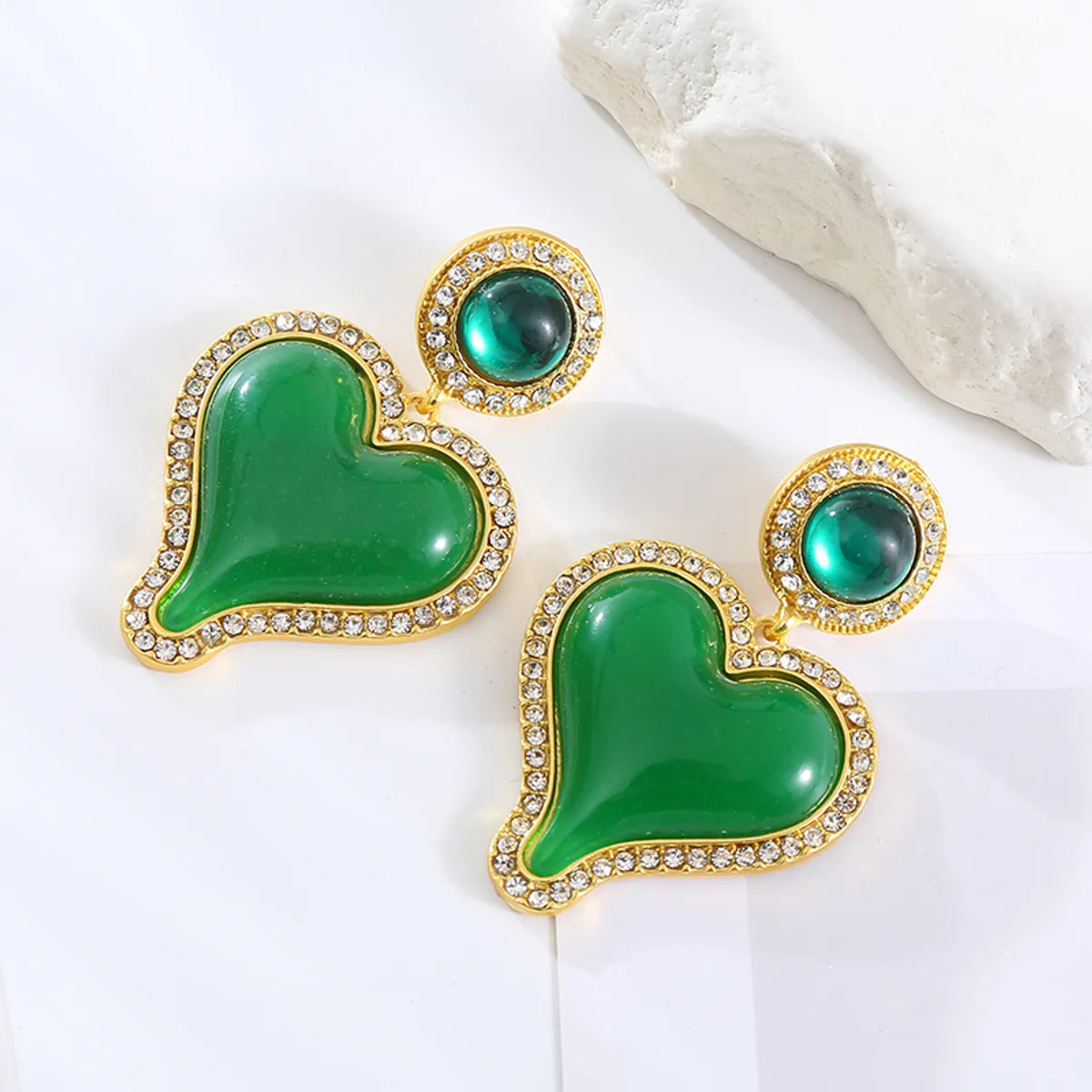 1 Pair Elegant Cute Round Heart Shape Inlay Alloy Resin Artificial Gemstones Drop Earrings