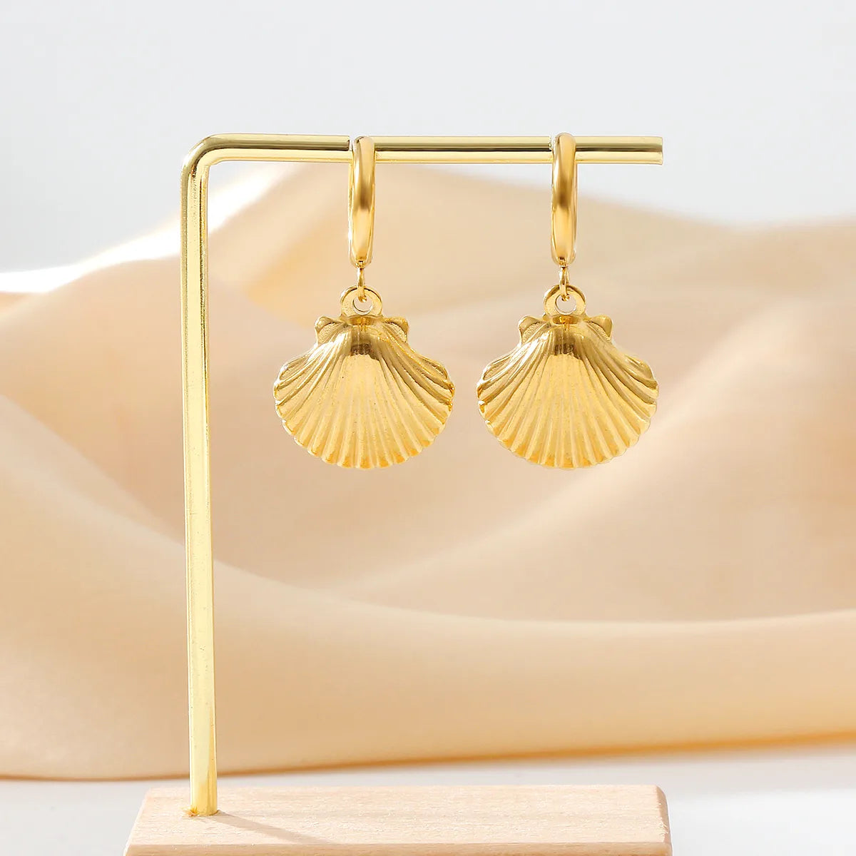 1 Pair Elegant Cute Shell Plating 304 Stainless Steel 18K Gold Plated Drop Earrings