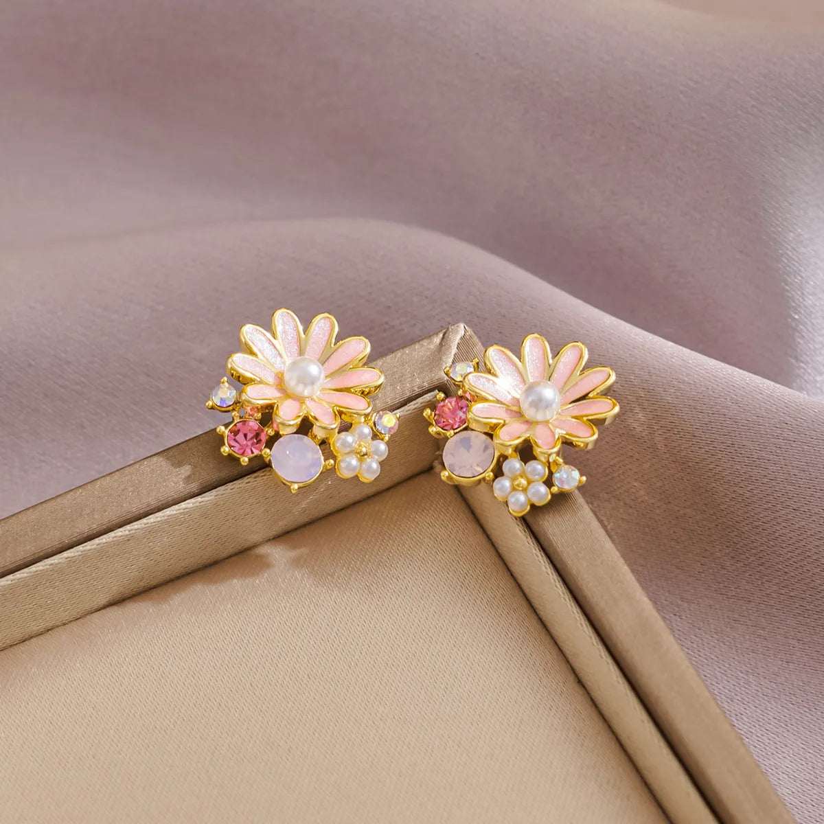 1 Pair Elegant Cute Sweet Flower Inlay Alloy Rhinestones Pearl Ear Studs