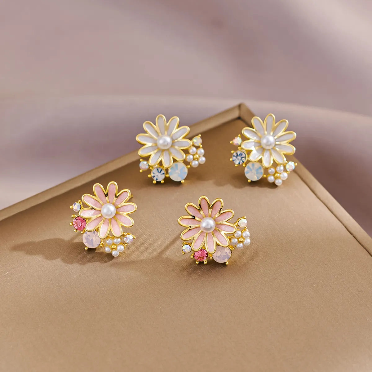 1 Pair Elegant Cute Sweet Flower Inlay Alloy Rhinestones Pearl Ear Studs