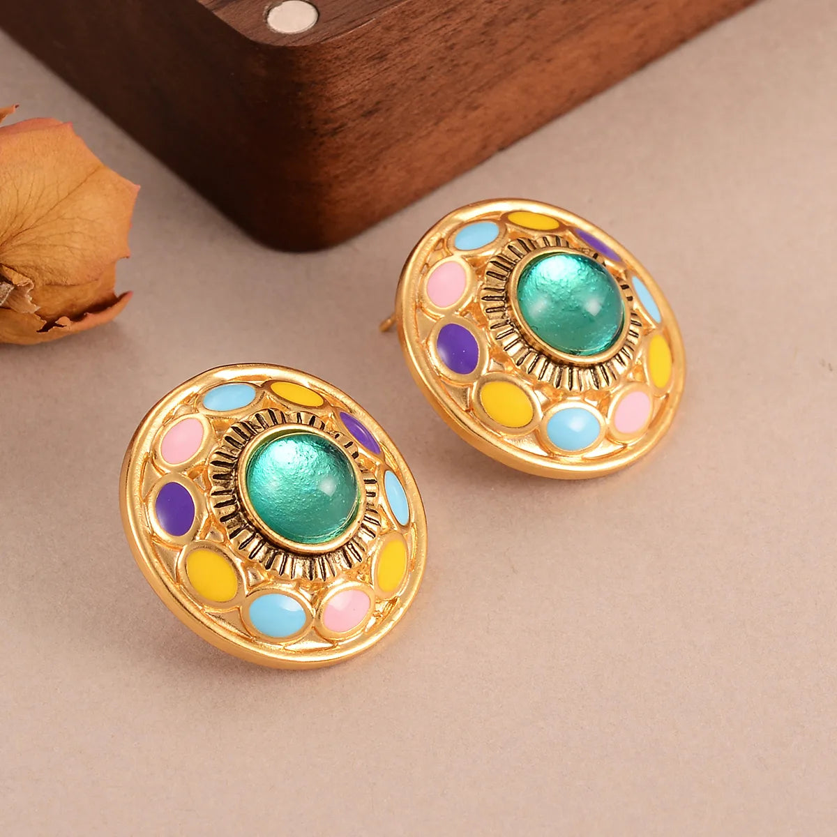 1 Pair Elegant Cute Vacation Round Enamel Inlay Alloy Glass Medieval Gold Ear Studs