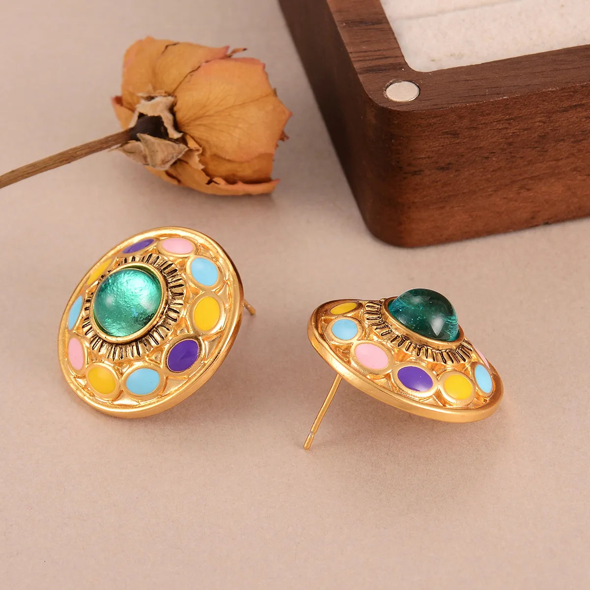 1 Pair Elegant Cute Vacation Round Enamel Inlay Alloy Glass Medieval Gold Ear Studs