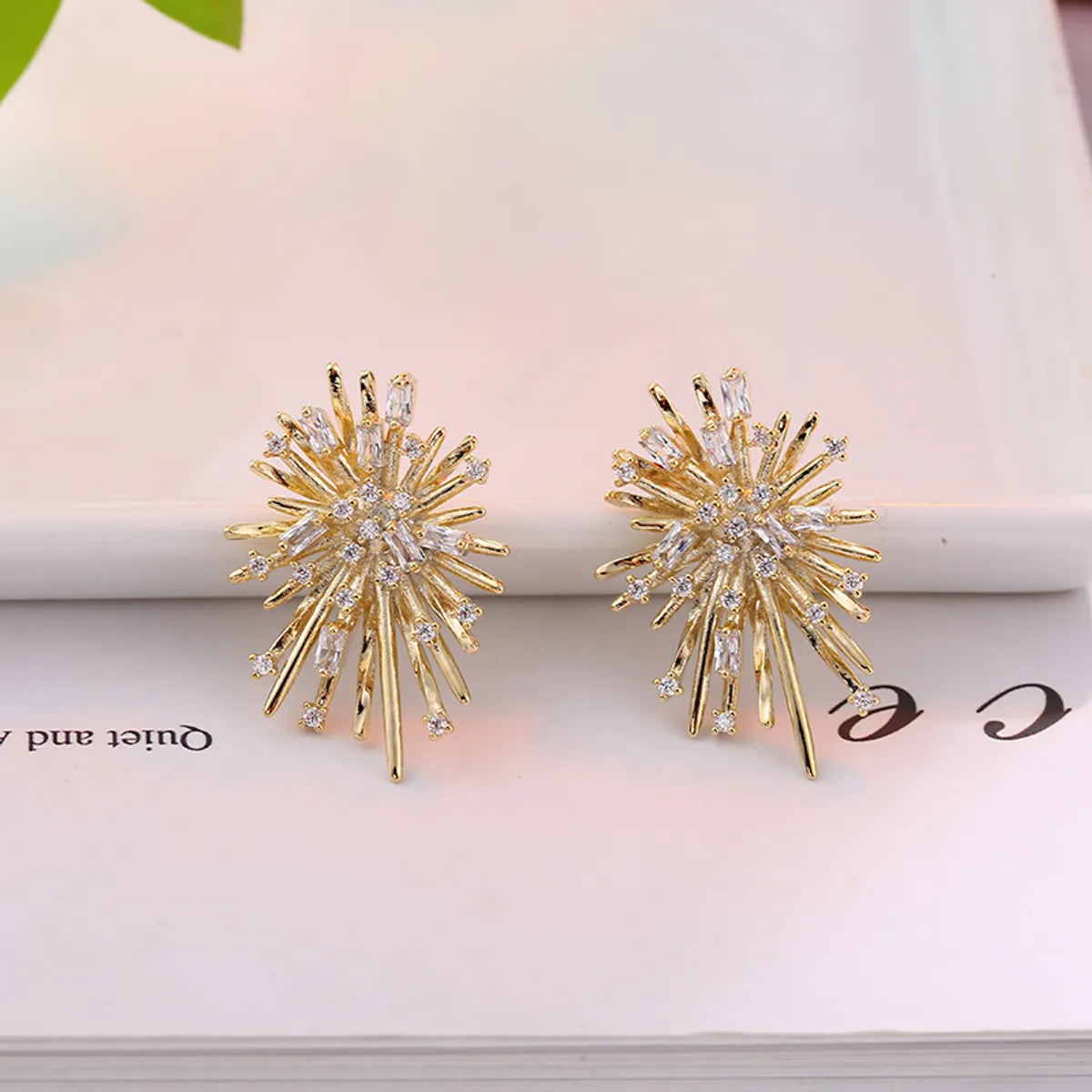 1 Pair Elegant Exaggerated Fireworks Inlay Copper Zircon Ear Studs