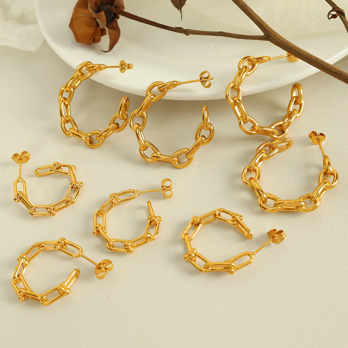 1 Pair Elegant Exaggerated IG Style C Shape Polishing Hollow Out 304 Stainless Steel 18K Gold Plated Ear Studs