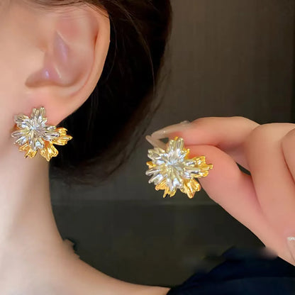 1 Pair Elegant Flower Alloy Gold Plated Silver Plated Ear Studs