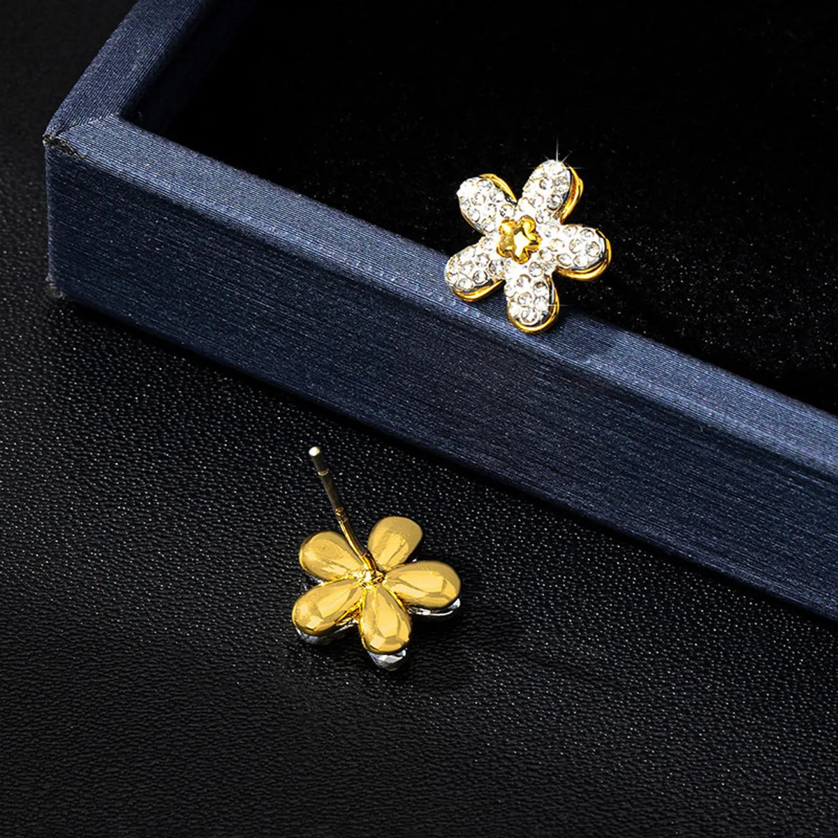 1 Pair Elegant Flower Copper Ear Studs