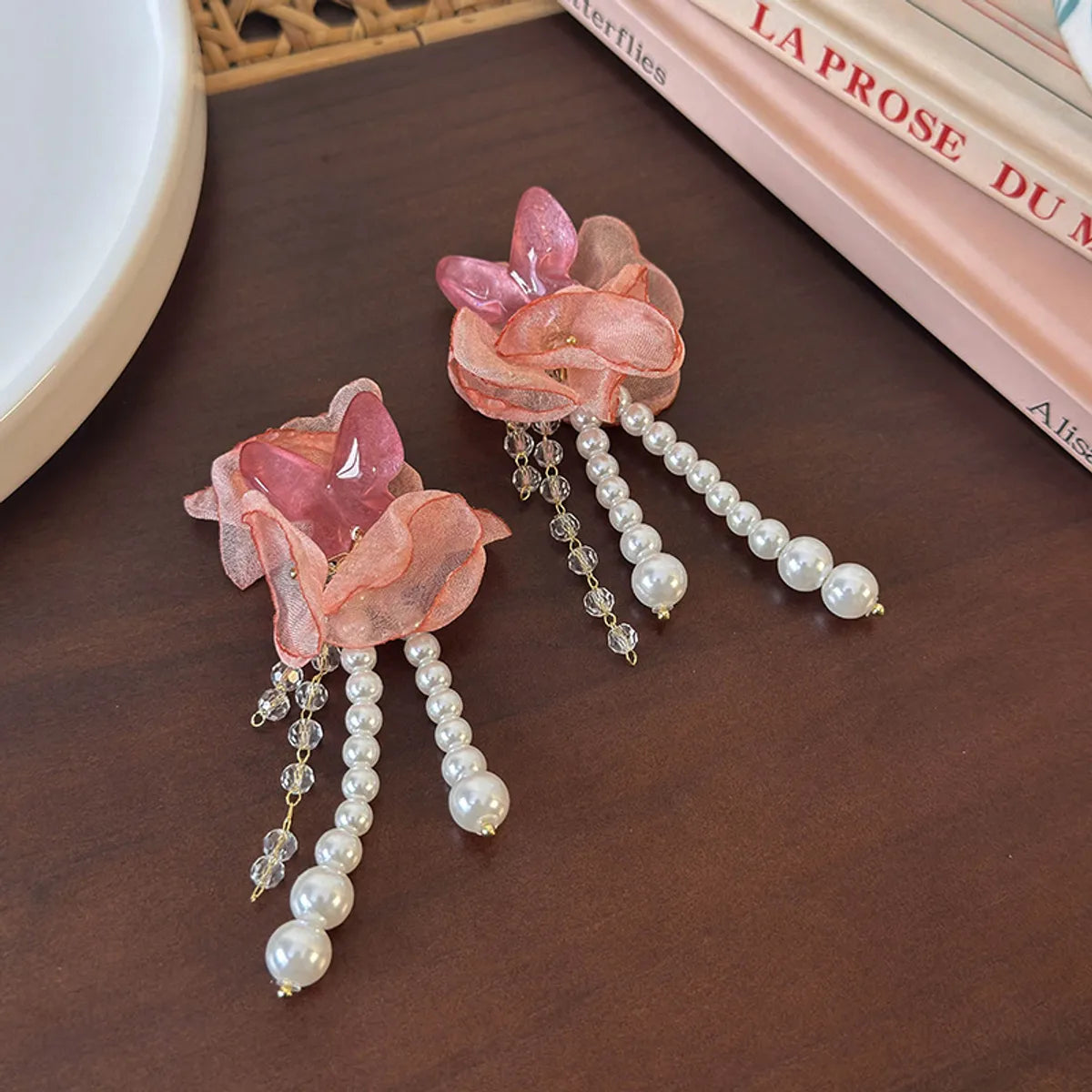 1 Pair Elegant Flower Imitation Pearl Cloth Resin Drop Earrings