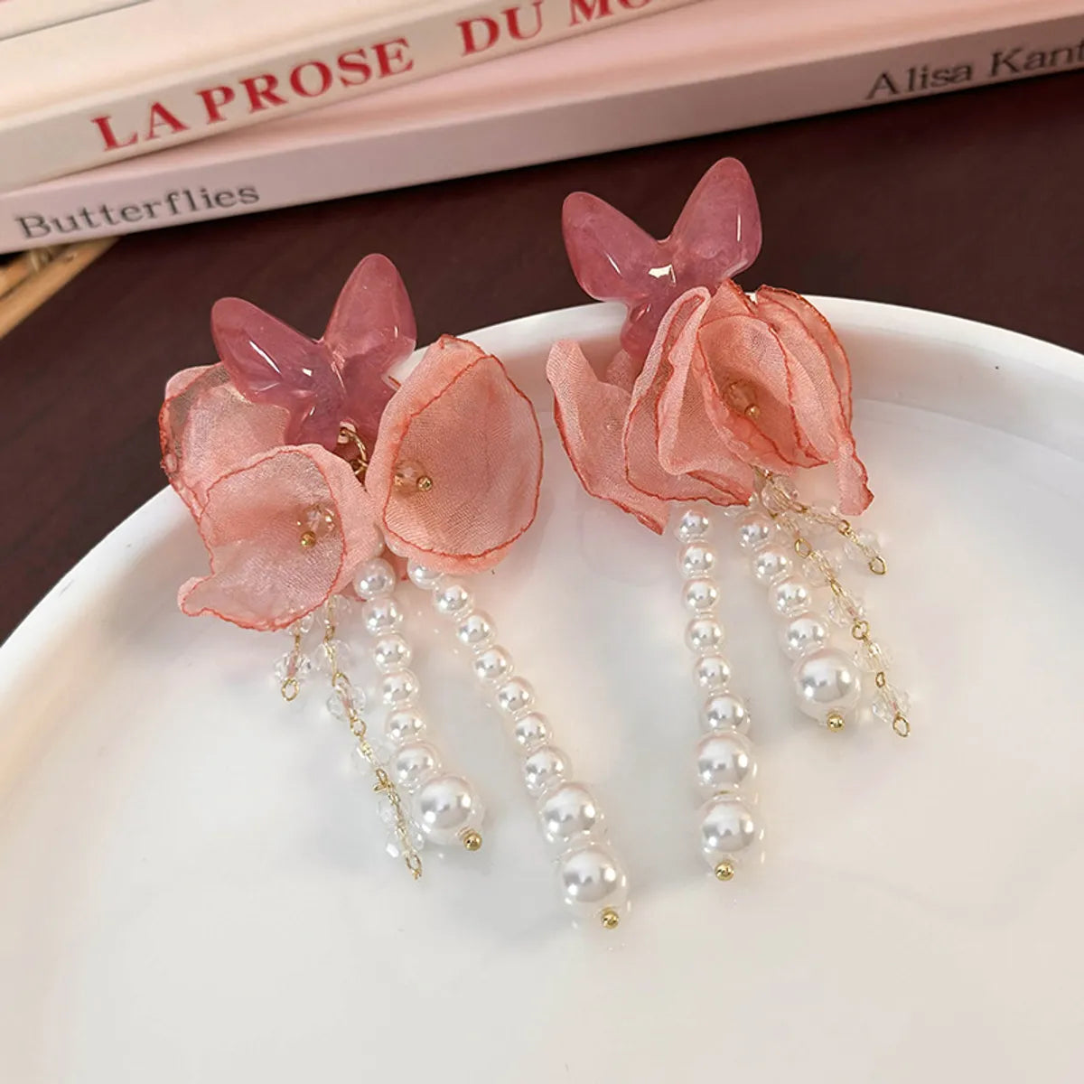 1 Pair Elegant Flower Imitation Pearl Cloth Resin Drop Earrings