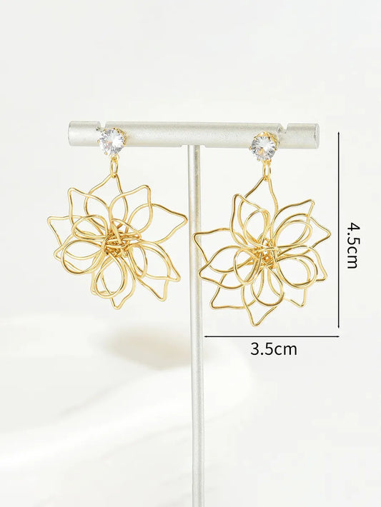 1 Pair Elegant Flower Inlay Alloy Rhinestones Gold Plated Drop Earrings