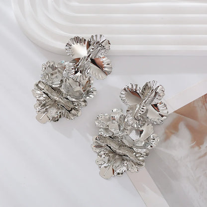 1 Pair Elegant Flower Plating Alloy Alloy Silver Plated Drop Earrings