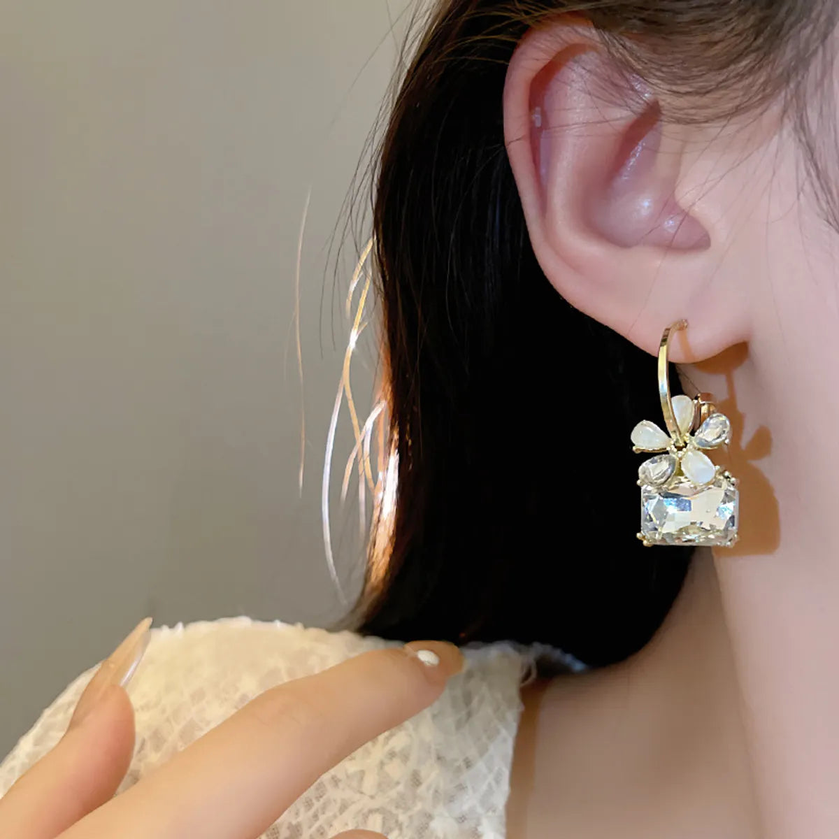 1 Pair Elegant Flower Plating Inlay Alloy Zircon Earrings