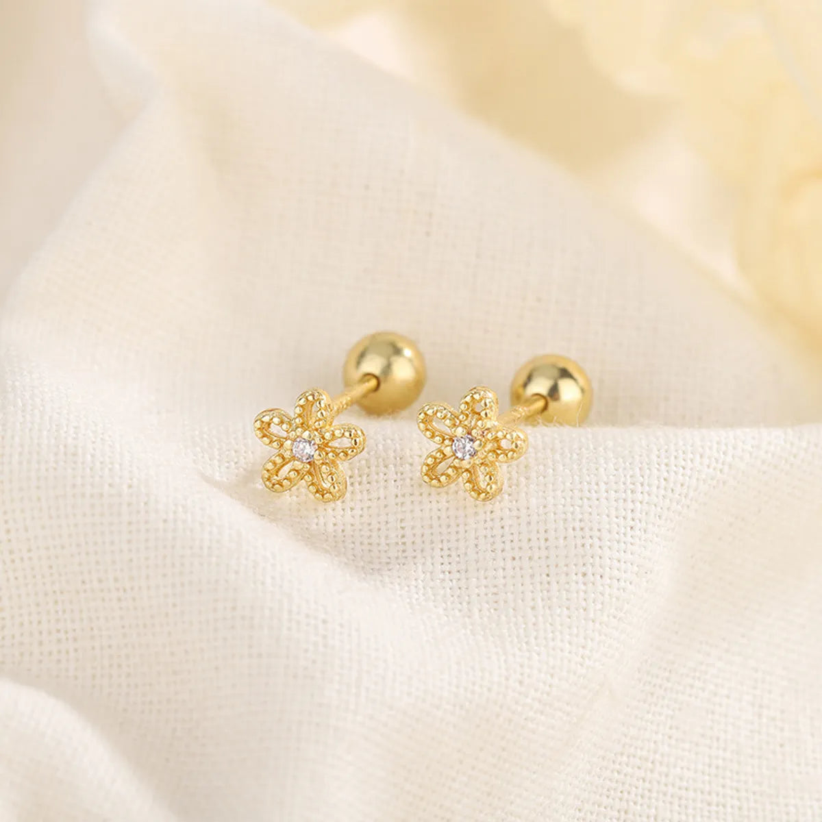 1 Pair Elegant Flower Plating Inlay Copper Zircon Ear Studs