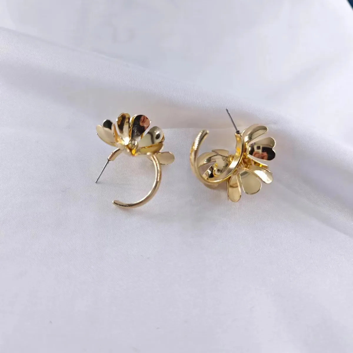 1 Pair Elegant Flower Plating Metal Ear Studs