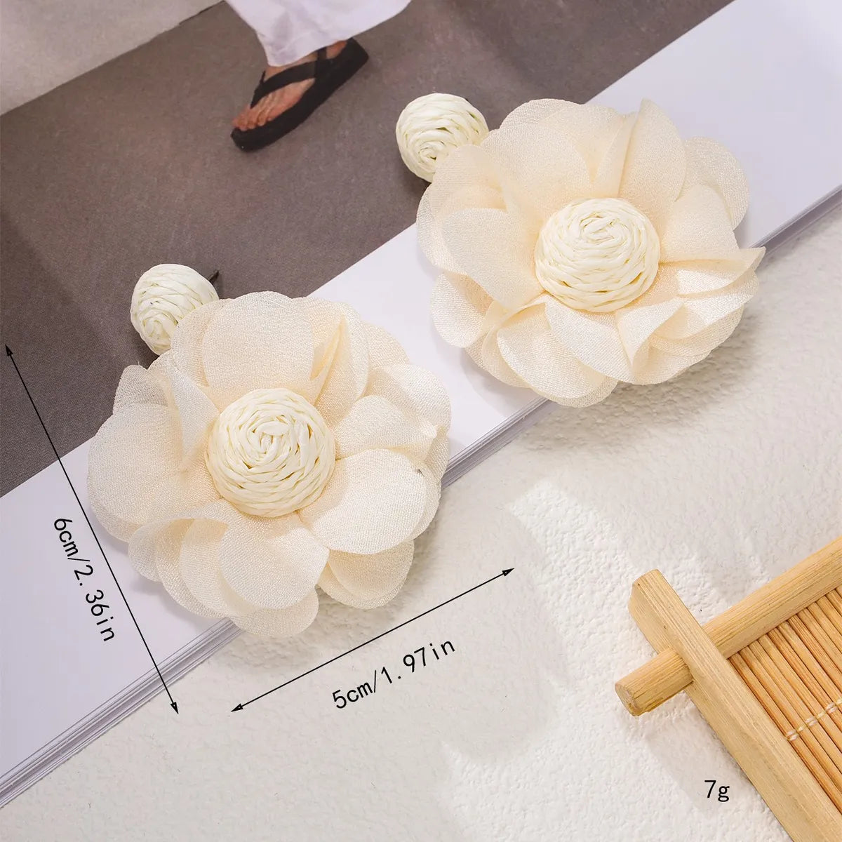 1 Pair Elegant Flower Raffia Iron Drop Earrings