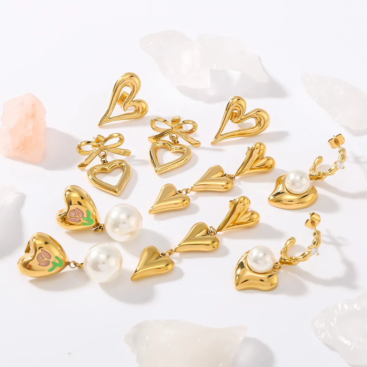 1 Pair Elegant French Style Classic Style C Shape Heart Shape Flower Epoxy Inlay 304 Stainless Steel Artificial Pearls 18K Gold Plated Drop Earrings