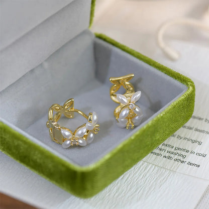 1 Pair Elegant French Style Simple Style Flower Plating Inlay Copper Artificial Pearls Zircon 14k Gold Plated Ear Studs