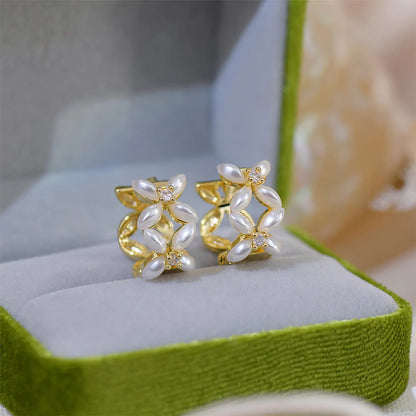 1 Pair Elegant French Style Simple Style Flower Plating Inlay Copper Artificial Pearls Zircon 14k Gold Plated Ear Studs