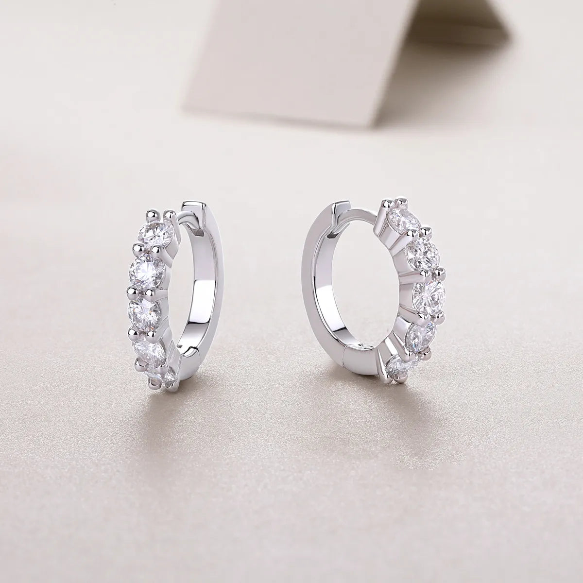 1 Pair Elegant Geometric Solid Color Gra Plating Inlay Sterling Silver Moissanite Hoop Earrings