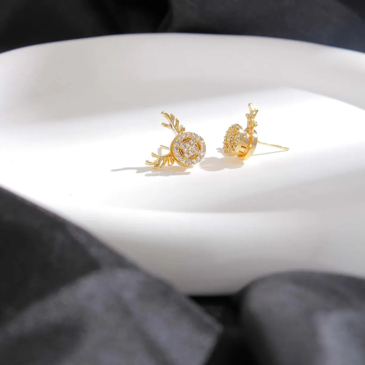 1 Pair Elegant Glam Lady Animal Plating Inlay Stainless Steel Zircon 18k Gold Plated Ear Studs