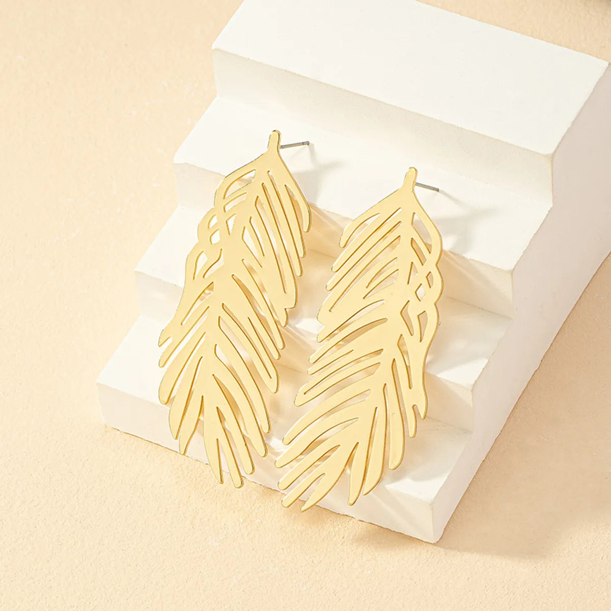 1 Pair Elegant Glam Lady Leaf Plating Hollow Out Alloy 14k Gold Plated Ear Studs