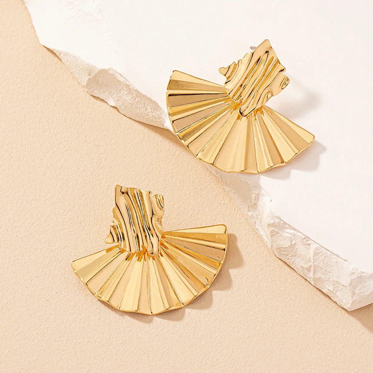 1 Pair Elegant Glam Luxurious Sector Plating Metal Alloy Ferroalloy 14k Gold Plated Ear Studs