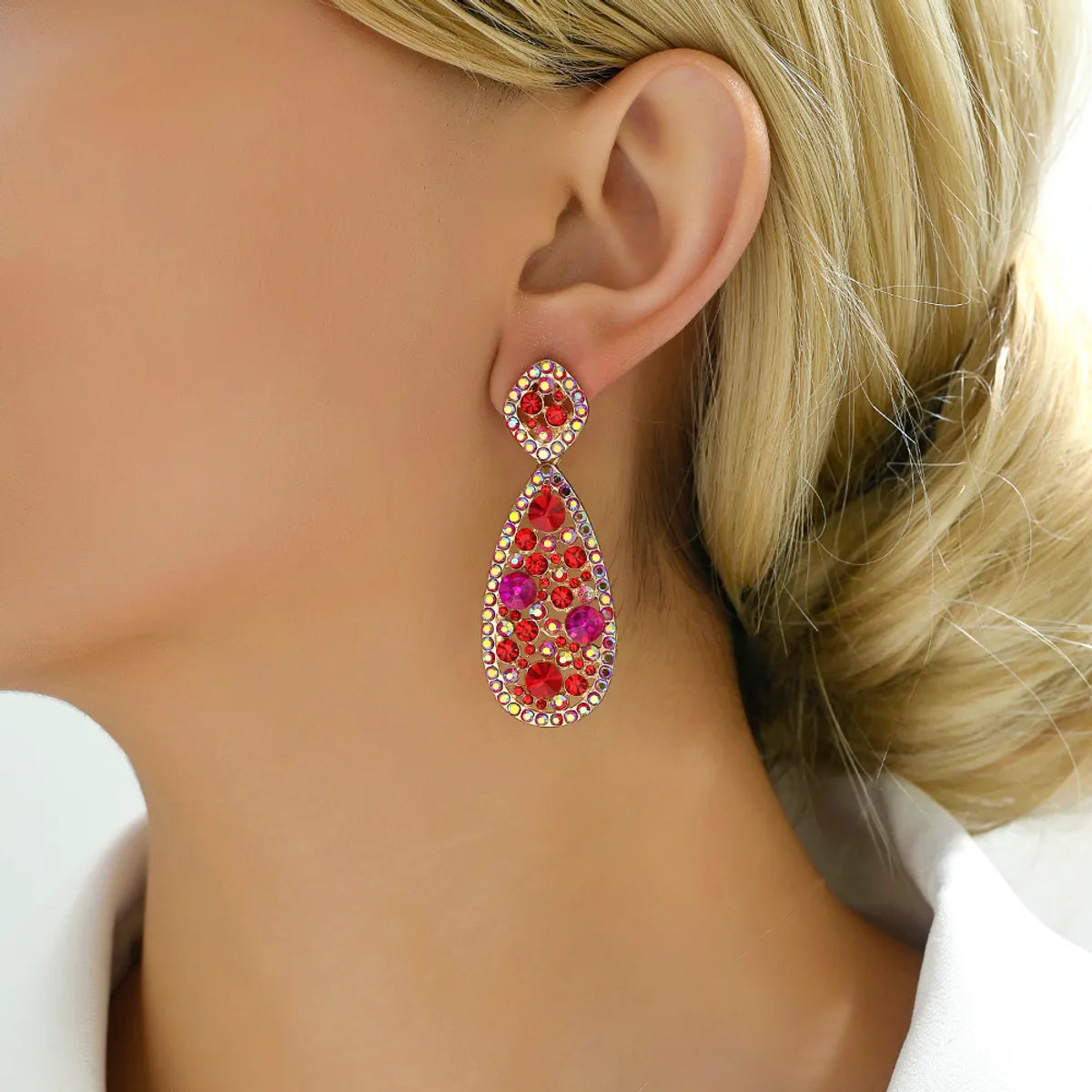 1 Pair Elegant Glam Oval Plating Hollow Out Inlay Zinc Alloy Rhinestones Drop Earrings