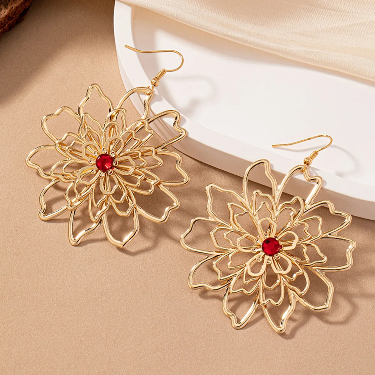 1 Pair Elegant Glam Romantic Flower Plating Inlay Alloy Ferroalloy Rhinestones 14k Gold Plated Drop Earrings