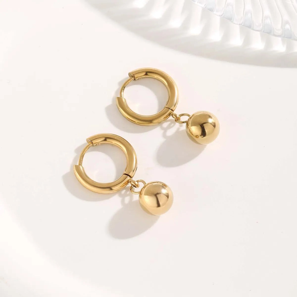 1 Pair Elegant Glam Round Heart Shape Pearl Plating Titanium Steel Gold Plated Ear Studs